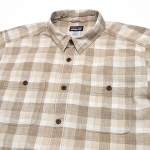 Patagonia Shirt Men's‎ Medium Hemp Blend Plaid Chore Work Pocket Lightweight